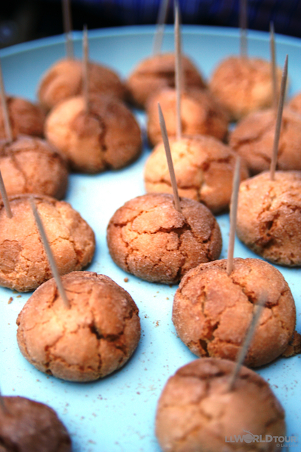 Amarettini (Almond Cookies)